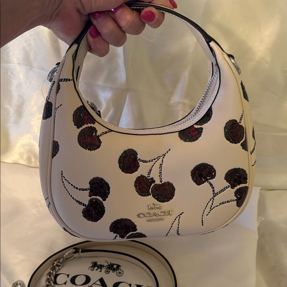 🍒Coach NWT Chalk Carmen Mini Crossbody /Sparkling Cherry Print & Silver Hardware - Picture 8 of 8